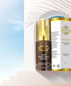 Un flacon de SÉRUM CONTRE LES TÂCHES SOMBRES BELLE NUBIAN est présenté à côté de son emballage, avec une ombre de palmier en arrière-plan.