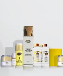 Découvrez la collection SET ÉCLAT NATUREL POUR TEINTS CARAMEL, qui propose une sélection soignée de produits de soin de la peau essentiels tels que des lotions, des crèmes et des sérums, joliment présentés sur une surface blanche immaculée. Offrez-vous un éclat naturel à chaque utilisation exquise.